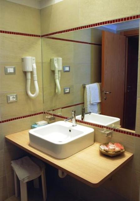 Hotel Capitol San Mauro Mare Rum bild