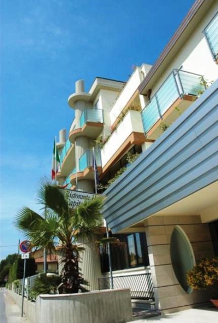 Hotel Capitol San Mauro Mare Exteriör bild