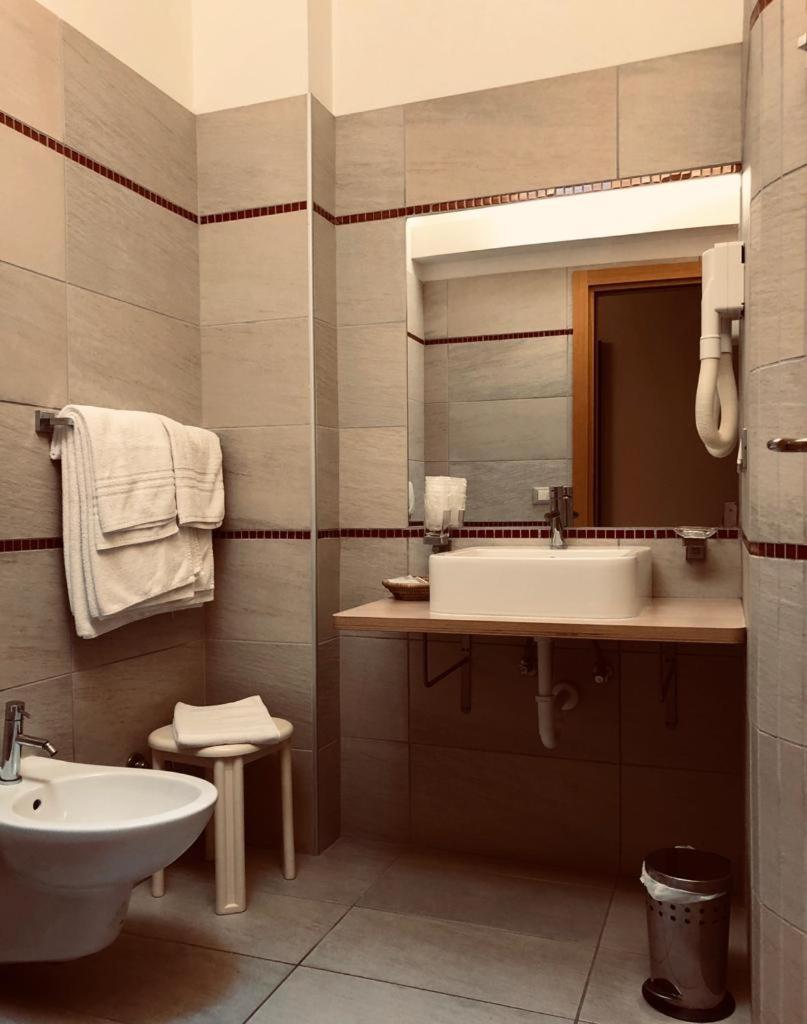 Hotel Capitol San Mauro Mare Exteriör bild