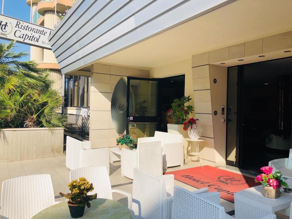 Hotel Capitol San Mauro Mare Exteriör bild