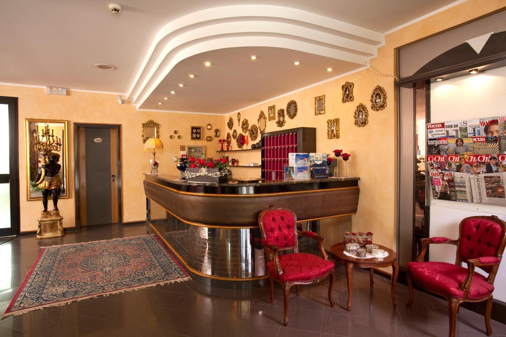 Hotel Capitol San Mauro Mare Exteriör bild